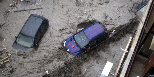 Inondations soudaines et meurtrières en Bulgarie - ảnh 1